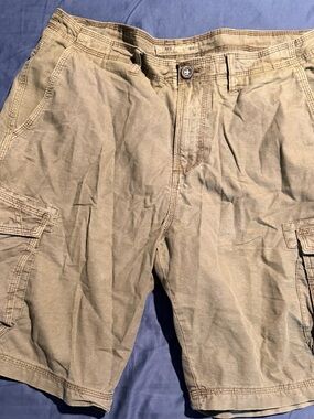 BKE Men's Cargo Shorts in Khaki - Classic Casual Utility